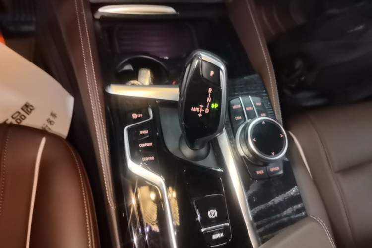 Used BMW 5 Series 2022 530Li Leading Model M Sport Package Gear Lever