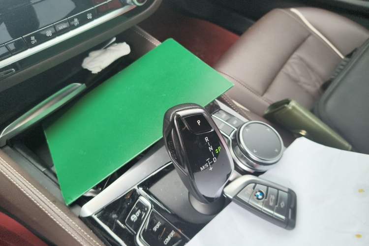 Used BMW 5 Series 2022 Second Facelift 525Li M Sport Package Gear Lever