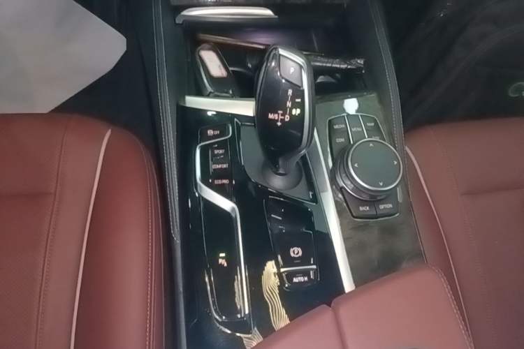 Used BMW 5 Series 2022 Second Facelift 525Li M Sport Package Gear Lever