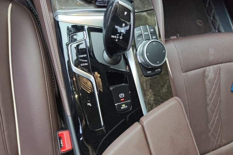 Used BMW 5 Series 2022 Restyled 525Li Luxury Package Gear Lever