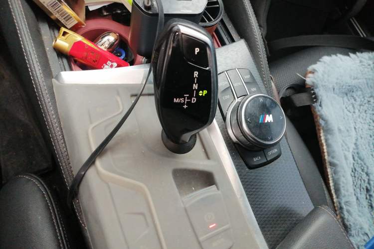Used BMW 5 Series 2022 Second Facelift 530i M Sport Package Gear Lever