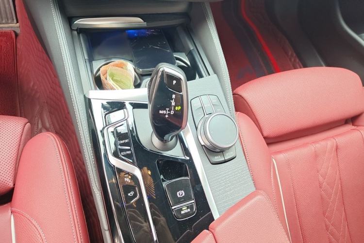 Used BMW 5 Series 2022 Second Facelift 530Li Luxury Version M Sport Package Gear Lever