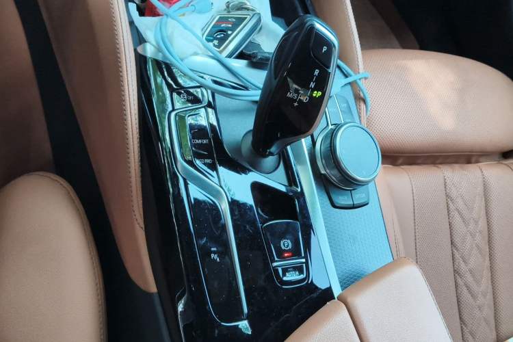 Used BMW 5 Series 2022 Second Facelift 530i M Sport Package Gear Lever