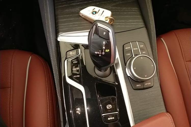 Used BMW 5 Series 2022 Restyled 530Li Leading Edition M Sport Package Gear Lever