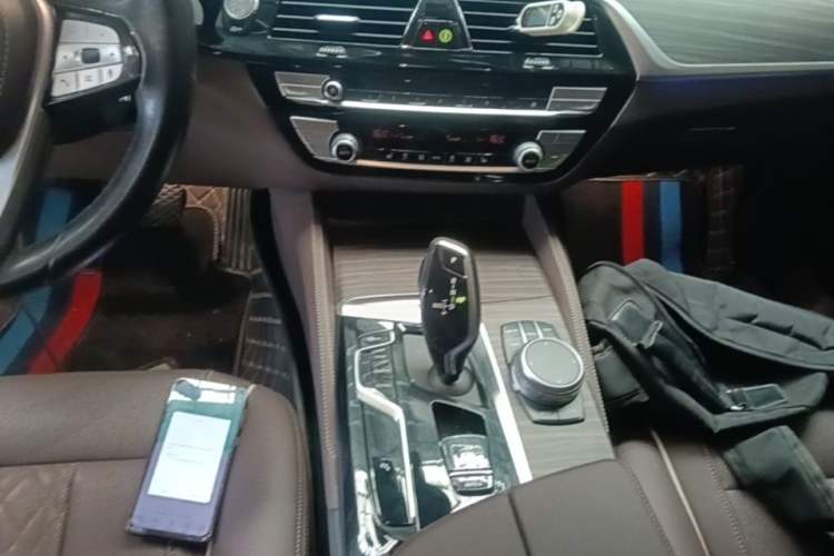 Used BMW 5 Series 2022 Second Facelift 530Li Leading Edition Luxury Package Gear Lever