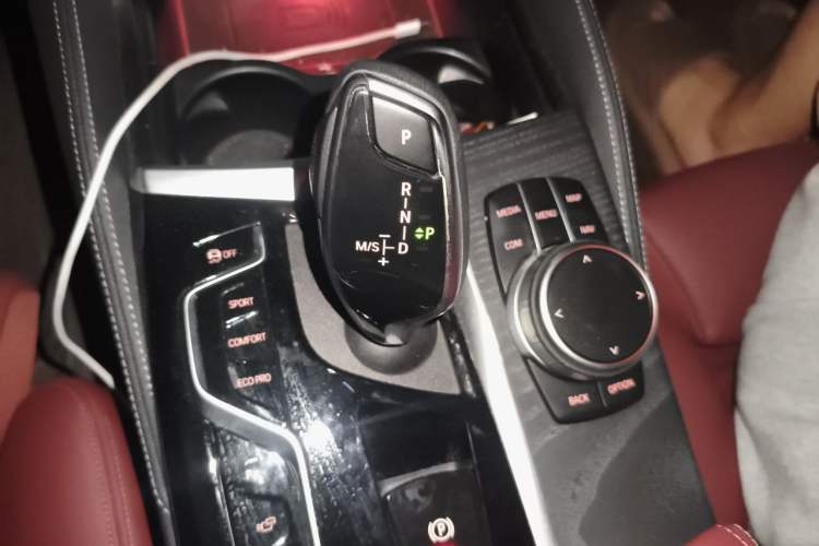 Used BMW 5 Series 2022 Second Facelift 530Li Luxury Version M Sport Package Gear Lever