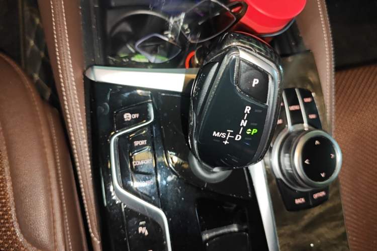 Used BMW 5 Series 2022 Second Facelift 530Li Luxury Version M Sport Package Gear Lever