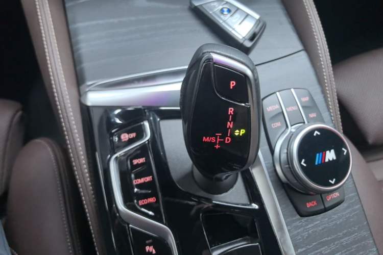 Used BMW 5 Series 2022 Revised Version 3 530Li Luxury Edition M Sport Package Gear Lever