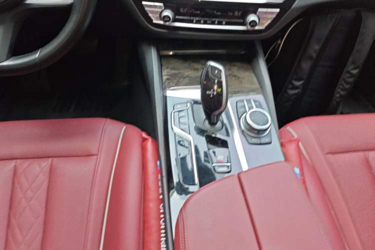 Used BMW 5 Series 2022 Restyled 525Li M Sport Package Gear Lever