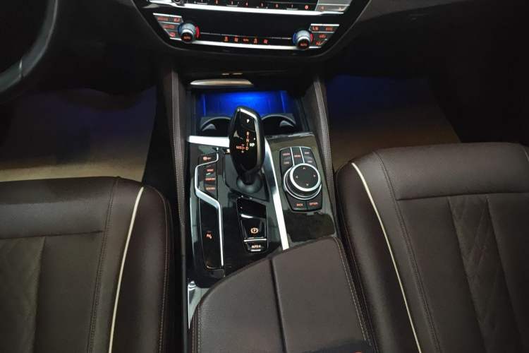 Used BMW 5 Series 2022 Restyled 525Li M Sport Package Gear Lever