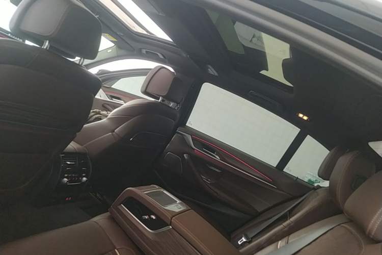 Used BMW 5 Series 2022 Revised Version 3 530Li Luxury Edition M Sport Package Headliner