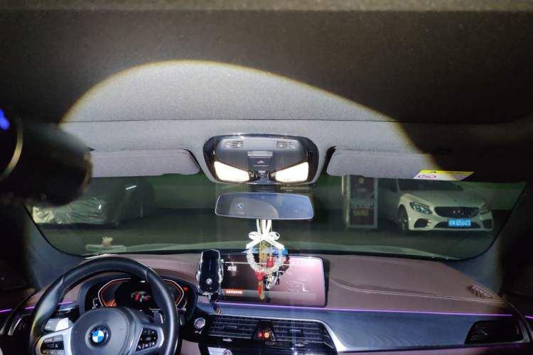 Used BMW 5 Series 2022 Restyled 530Li Luxury Edition M Sport Package Headliner