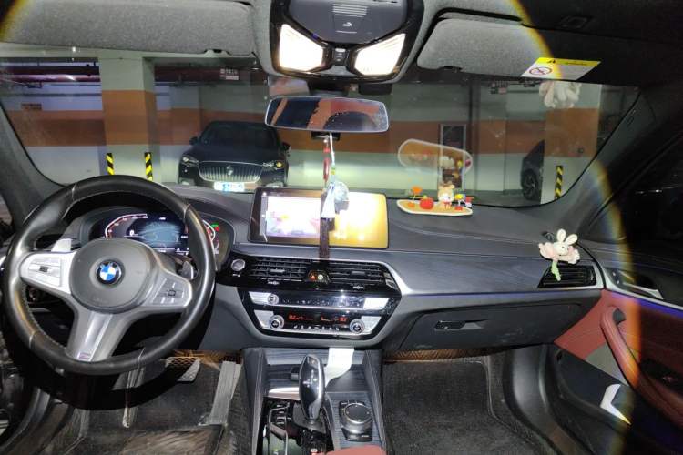 Used BMW 5 Series 2022 Second Facelift 530Li Leading Edition M Sport Package Headliner