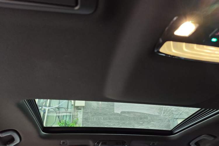 Used BMW 5 Series 2022 Restyled 525Li M Sport Package Headliner