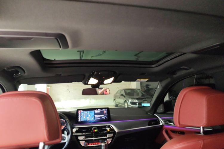 Used BMW 5 Series 2022 Second Facelift 530Li Luxury Version M Sport Package Headliner