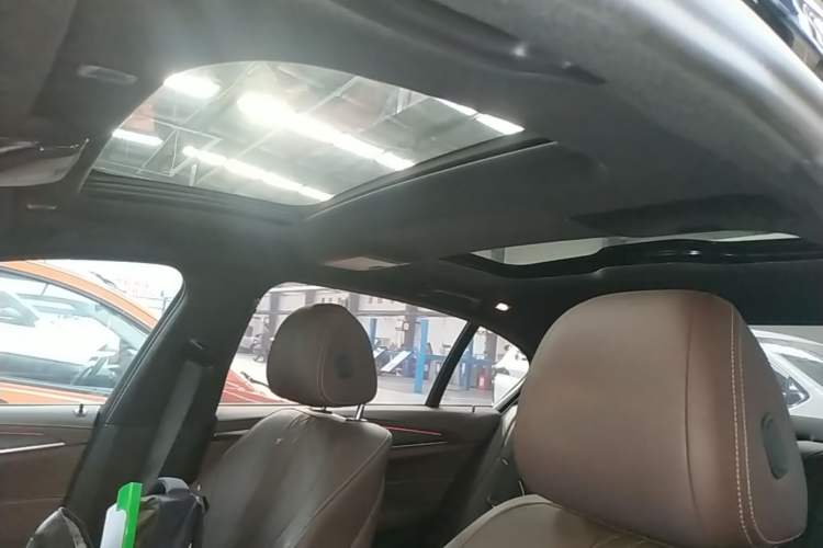 Used BMW 5 Series 2022 Revised Version 530Li xDrive M Sport Package Headliner