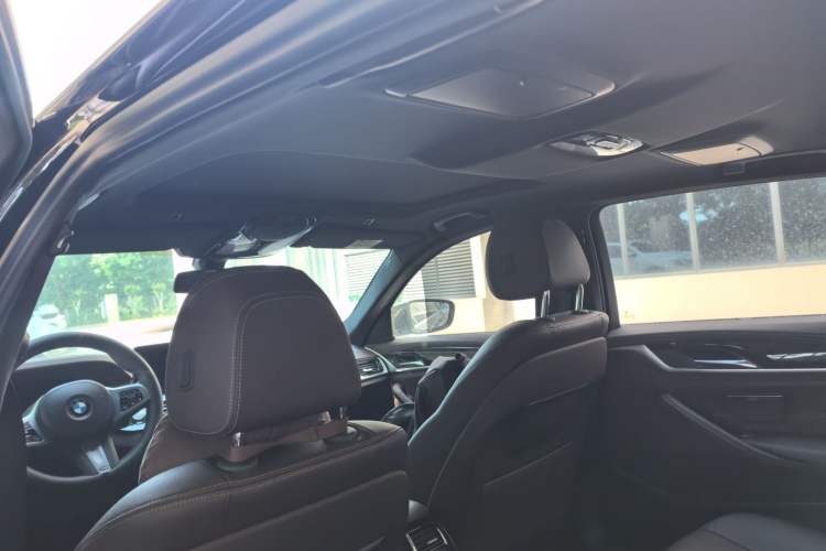 Used BMW 5 Series 2022 Second Facelift 525Li M Sport Package Headliner