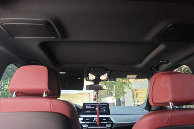 Used BMW 5 Series 2022 Second Facelift 530Li Luxury Version M Sport Package Headliner