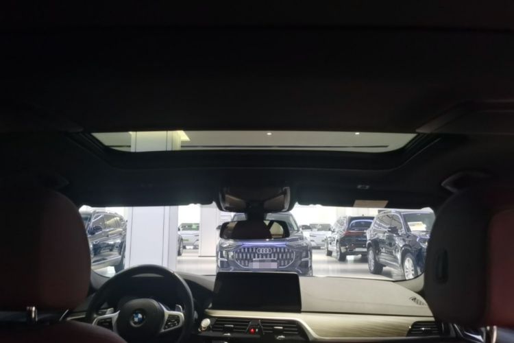 Used BMW 5 Series 2022 Restyled 530Li Leading Edition M Sport Package Headliner