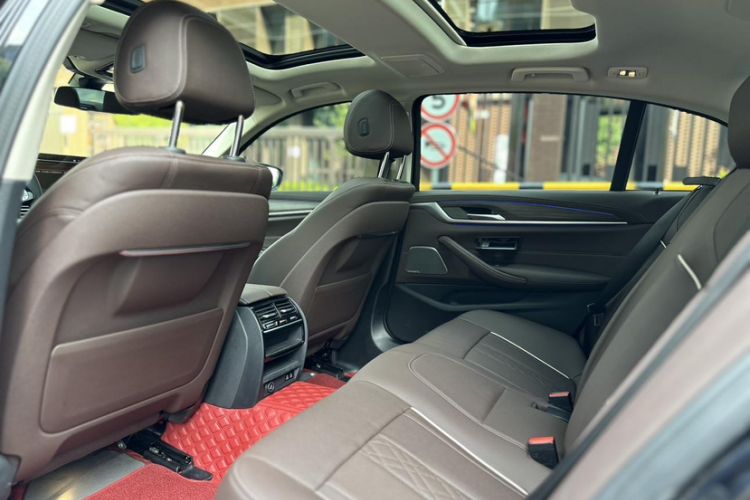 Used BMW 5 Series 2022 Updated 530Li Leading Edition Luxury Package Headliner