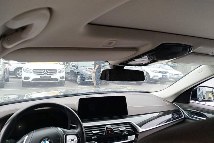 Used BMW 5 Series 2022 Restyled 525Li Luxury Package Headliner