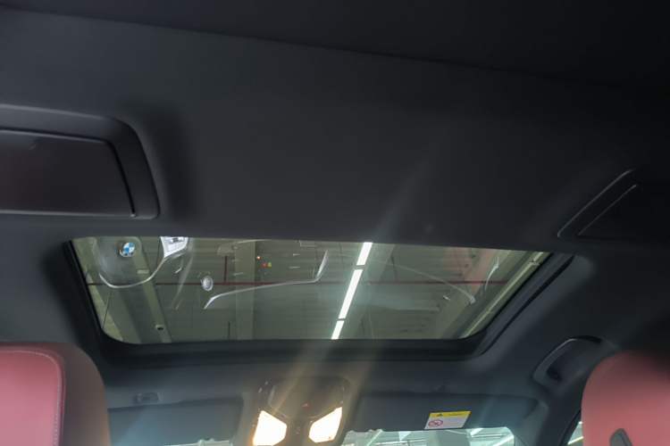 Used BMW 5 Series 2022 Second Facelift 530Li Leading Edition M Sport Package Headliner