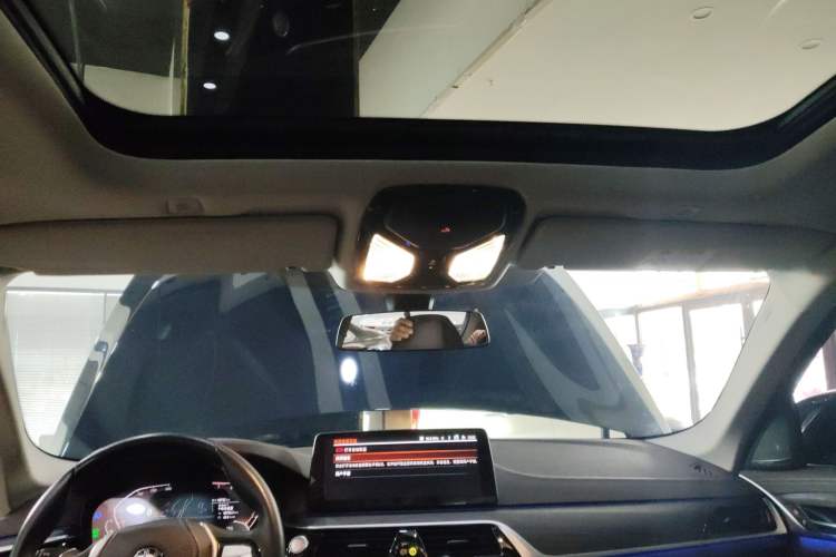Used BMW 5 Series 2022 Second Facelift 530Li xDrive Luxury Package Headliner