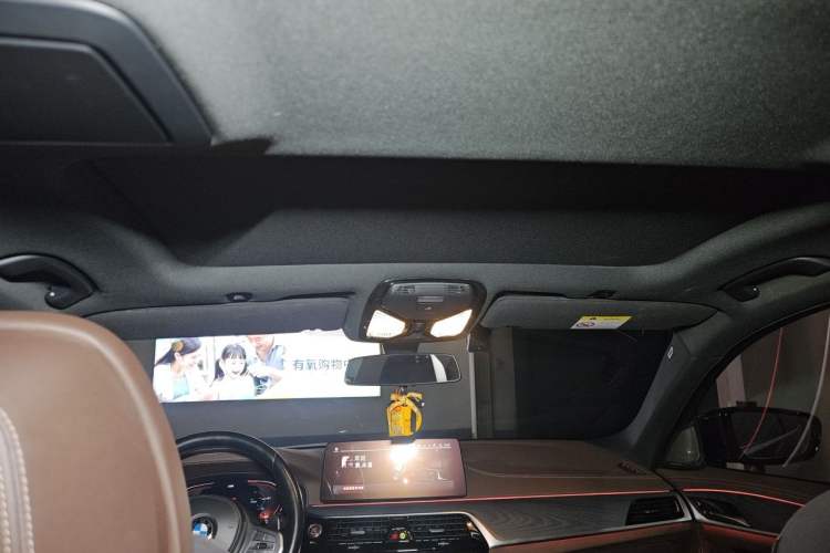 Used BMW 5 Series 2022 Revised Version 3 530Li Luxury Edition M Sport Package Headliner
