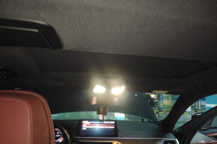 Used BMW 5 Series 2022 Revised Version 3 530Li Luxury Edition M Sport Package Headliner