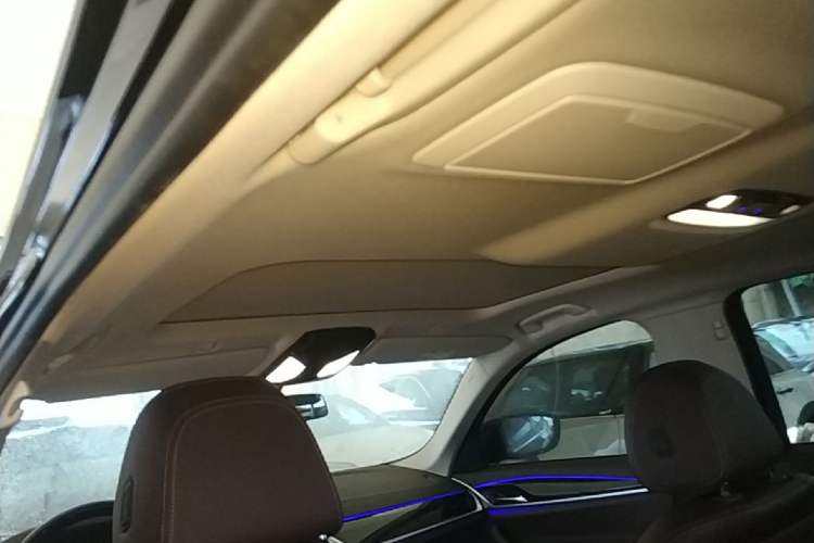 Used BMW 5 Series 2022 Restyled 525Li Luxury Package Headliner