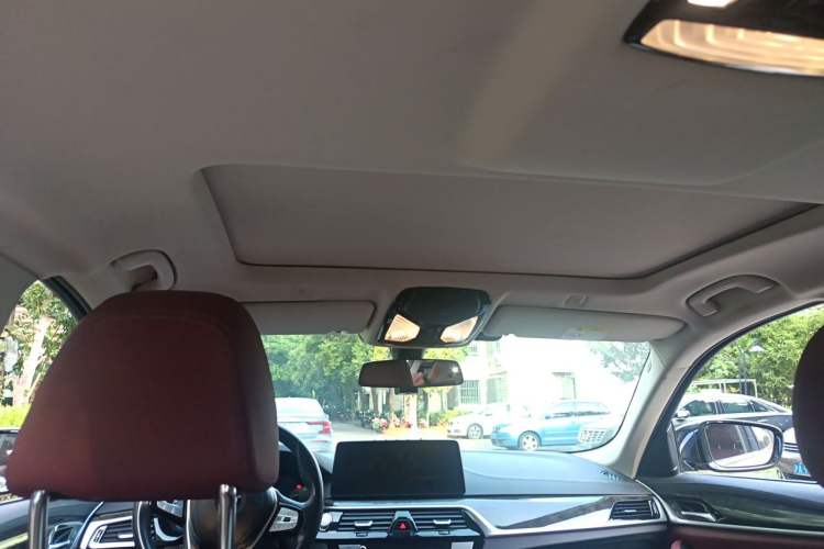 Used BMW 5 Series 2022 525Li Luxury Package Headliner