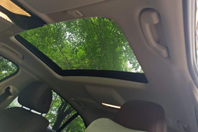 Used BMW 5 Series 2022 Second Facelift 525Li Luxury Package Headliner