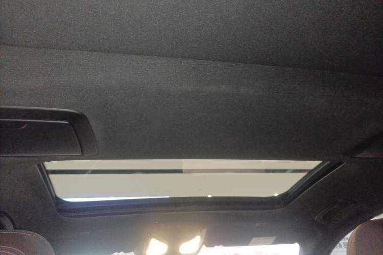 Used BMW 5 Series 2022 Second Facelift 530Li Leading Edition M Sport Package Headliner