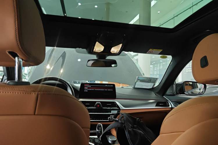 Used BMW 5 Series 2022 Second Facelift 525i M Sport Package Headliner