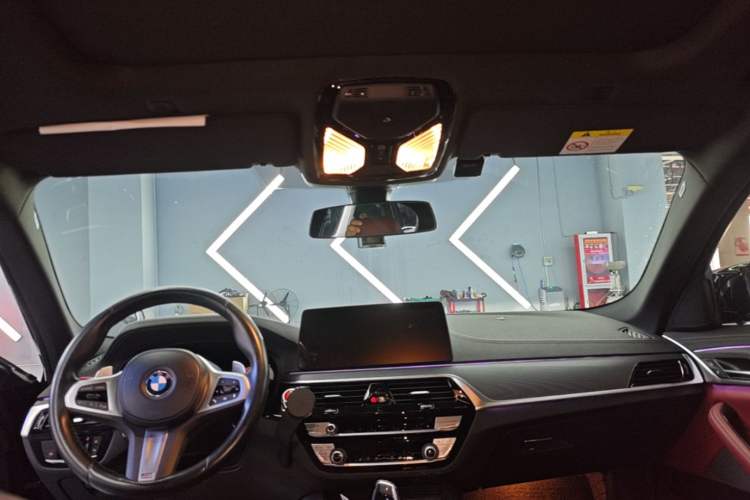 Used BMW 5 Series 2022 Second Facelift 530Li Leading Edition M Sport Package Headliner