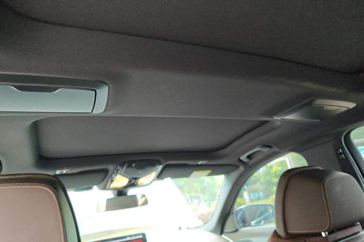 Used BMW 5 Series 2022 530Li Luxury Edition M Sport Package Headliner