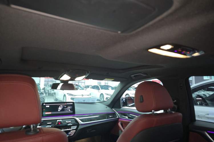 Used BMW 5 Series 2022 Second Facelift 525Li M Sport Package Headliner