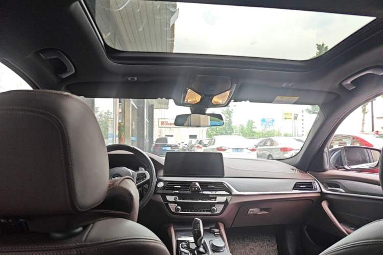 Used BMW 5 Series 2022 Restyled 530Li Leading Edition M Sport Package Headliner