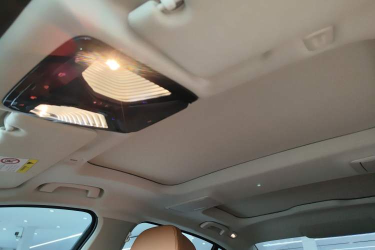 Used BMW 5 Series 2022 Updated 530Li Luxury Edition Premium Package Headliner