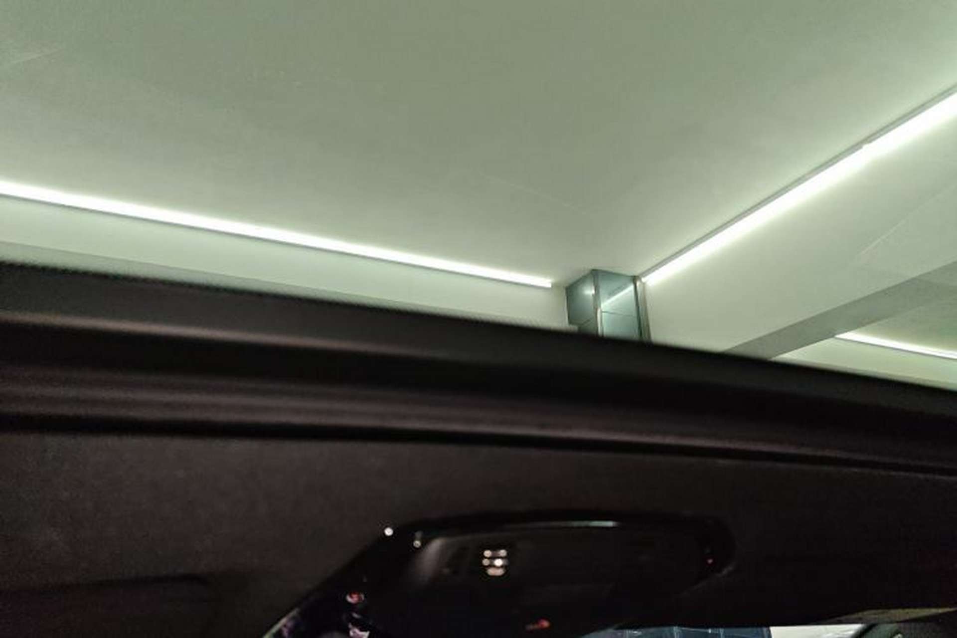 Used BMW 5 Series 2022 Second Facelift 530Li Luxury Version M Sport Package Headliner