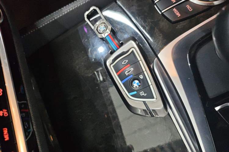Used BMW 5 Series 2022 Second Facelift 525Li M Sport Package Interior 1