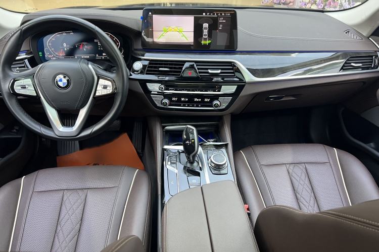 Used BMW 5 Series 2022 Restyled 525Li Luxury Package Interior 1