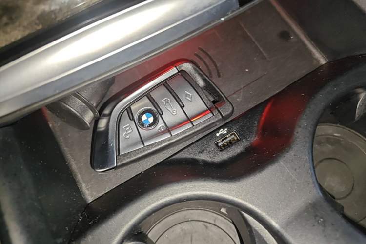 Used BMW 5 Series 2022 Second Facelift 525Li M Sport Package Interior 1