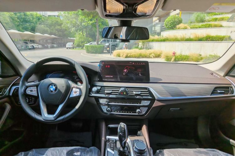 Used BMW 5 Series 2022 Updated 530Li Leading Edition Luxury Package Interior 1