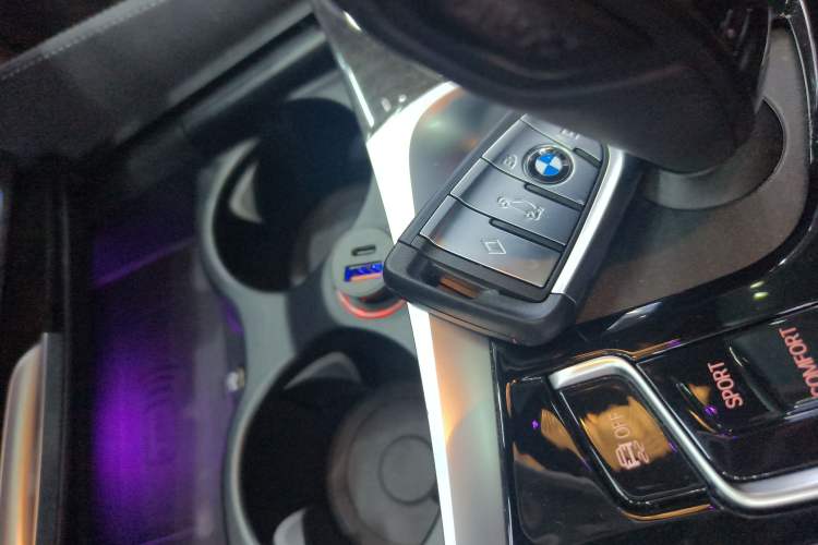 Used BMW 5 Series 2022 Restyled 525Li M Sport Package Interior 1