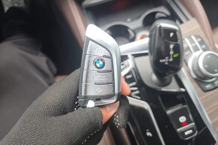 Used BMW 5 Series 2022 530Li Leading Model M Sport Package Interior 1