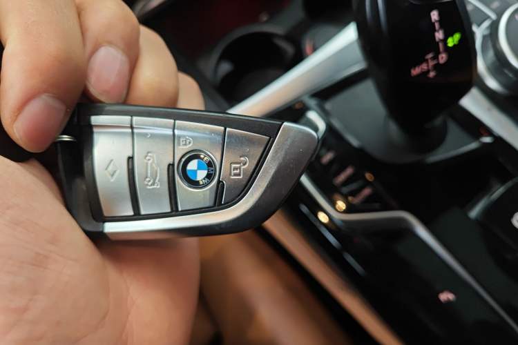 Used BMW 5 Series 2022 Second Facelift 525i M Sport Package Interior 1