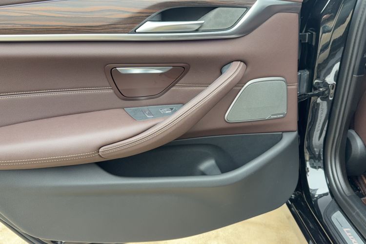 Used BMW 5 Series 2022 530Li Leading Luxury Package Interior 1