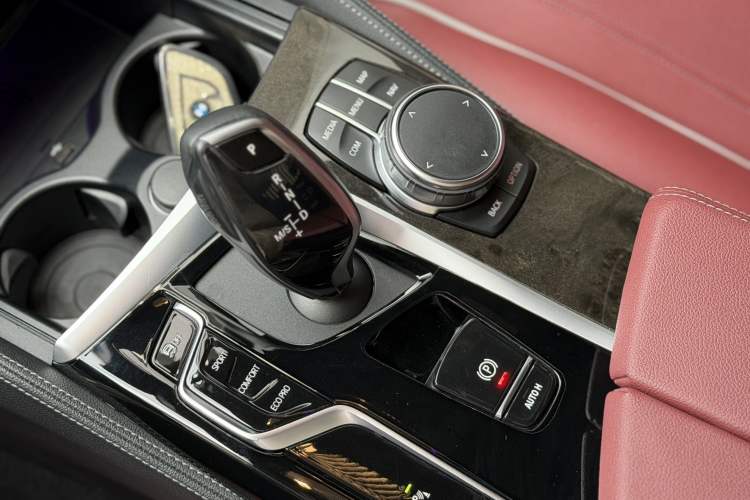 Used BMW 5 Series 2022 Restyled 525Li M Sport Package Interior 1
