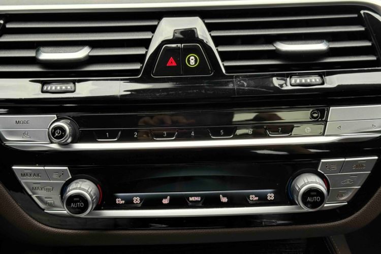 Used BMW 5 Series 2022 530Li Leading Model M Sport Package Interior 1